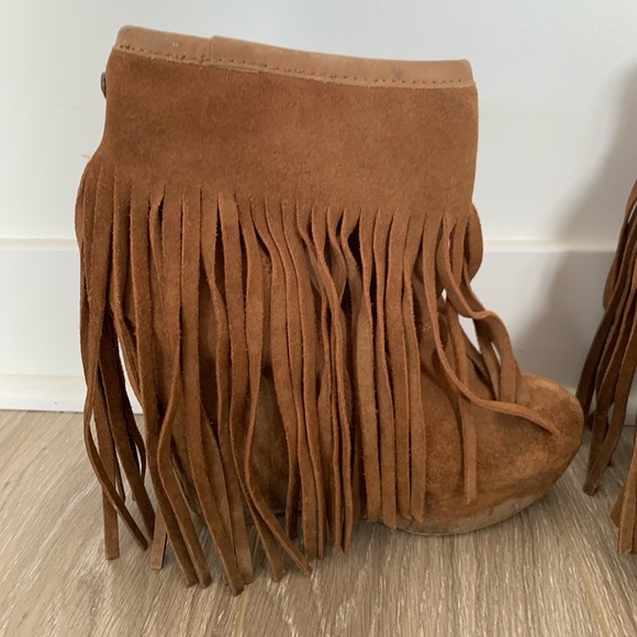 Koolaburra Brown Boots - Picture 2 of 3